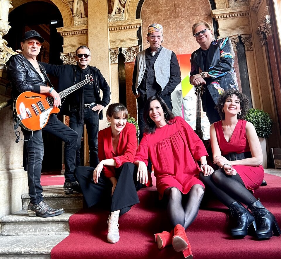 Die Schick Sisters & Opus Band.