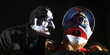 &bdquo;Schicklgruber&ldquo;: Hitler wird in der Josefstadt zum Puppenspiel