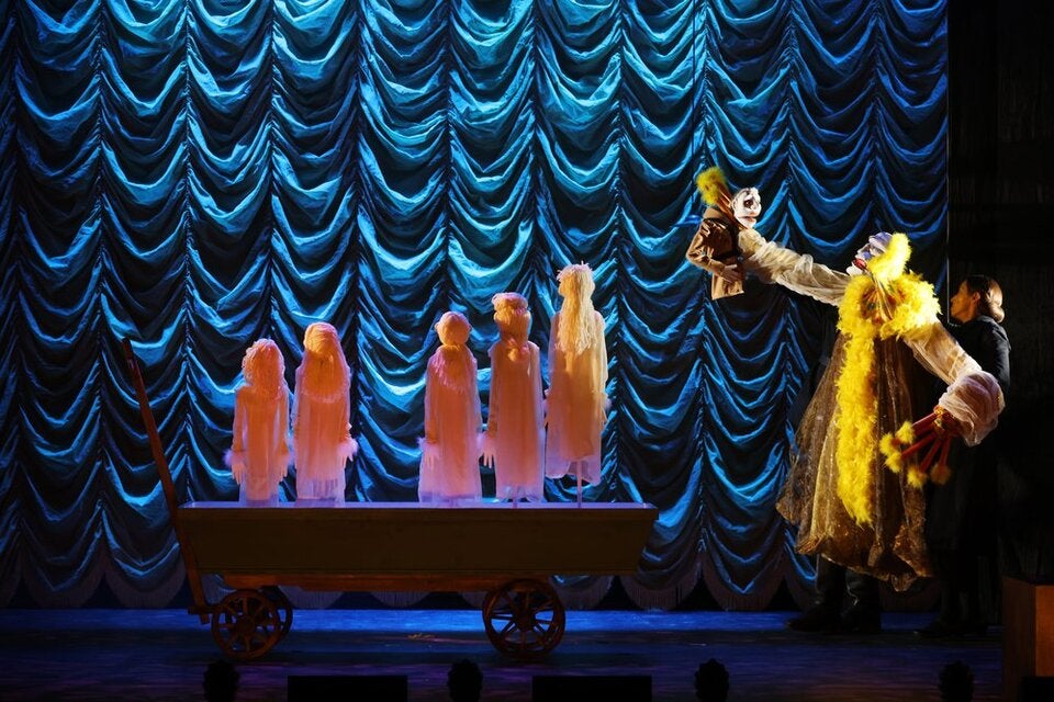 „Schicklgruber“: Hitler wird in der Josefstadt zum Puppenspiel