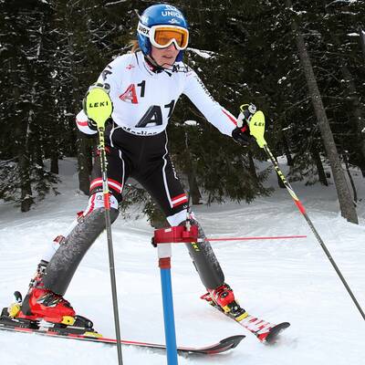 WM-Wunder! Schild startet im Slalom