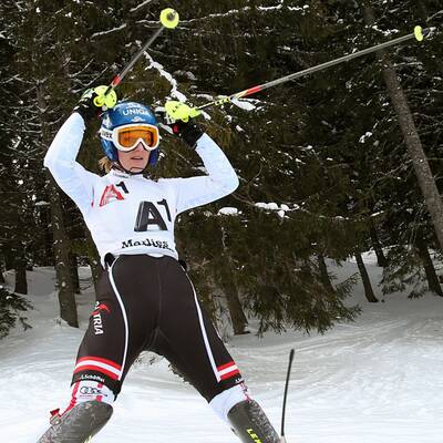 WM-Wunder! Schild startet im Slalom