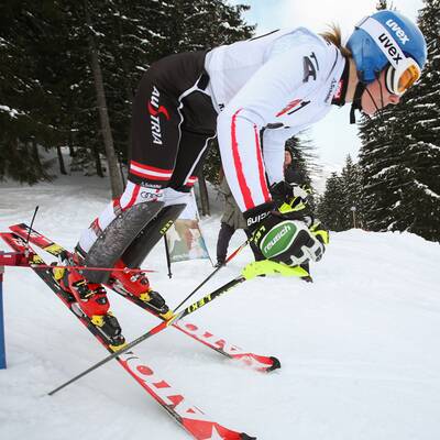 WM-Wunder! Schild startet im Slalom