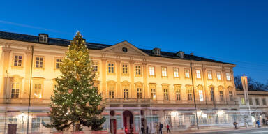 Schloss Mirabell macht bei Orange the World-Aktion mit