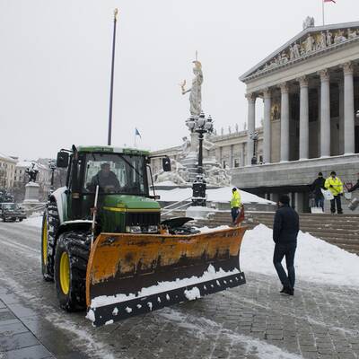Österreich versinkt im Schnee