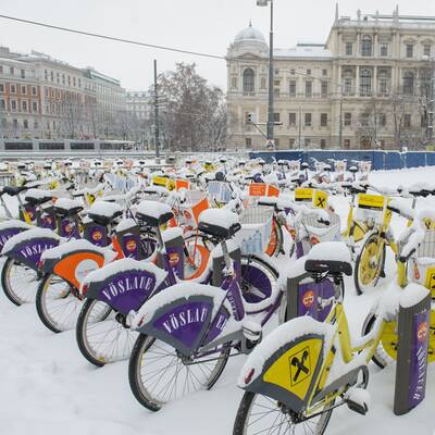 Österreich versinkt im Schnee