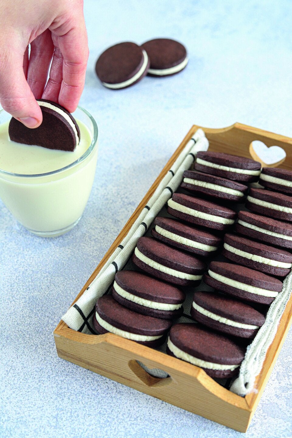 Schokoriegel, Doppelkeks & Fruchtgummi selber machen. Stiebner Verlag/26 Euro 