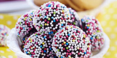 Schoko-Kugeln-Zuckerperlen