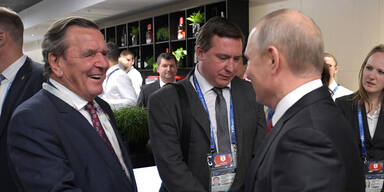 Schr&ouml;der schockt mit neuer Putin-Propaganda