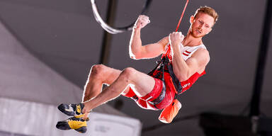 Jakob Schubert beim Vorstieg-Klettern (Olympia 2020)