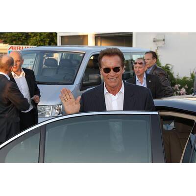 Arnold Schwarzenegger in Wien gelandet