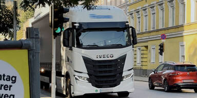 Schwerverkehr in Rudolfstra&szlig;e