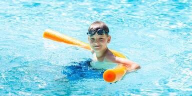 Coole Zeugnisaktionen: Gratis Sommer-Gadgets und Kinospa&szlig;