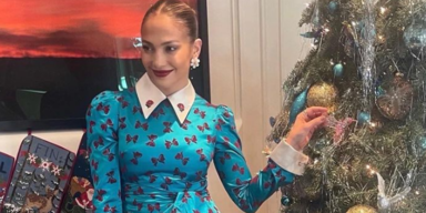 J.LO: Im Partnerlook mit Christbaum