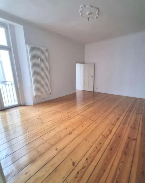 Für Wohnungsbesichtigung: Hunderte Menschen stehen Schlange