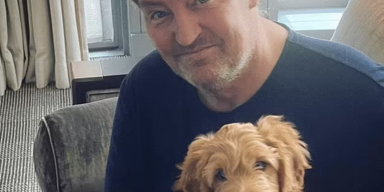Matthew Perry mit seinem Hund