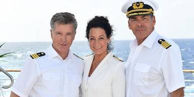 Seit Ende 2013 war Sascha Hehn (r.) Kapitän Victor Burger beim ZDF-"Traumschiff"  