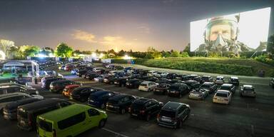 Riesiger Kinogenuss im Auto