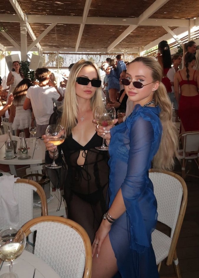 Die Geiss-Töchter Davina und Shania waren zum Zeitpunkt des Überfalls nicht anwesend, stehen aber dennoch unter Schock.