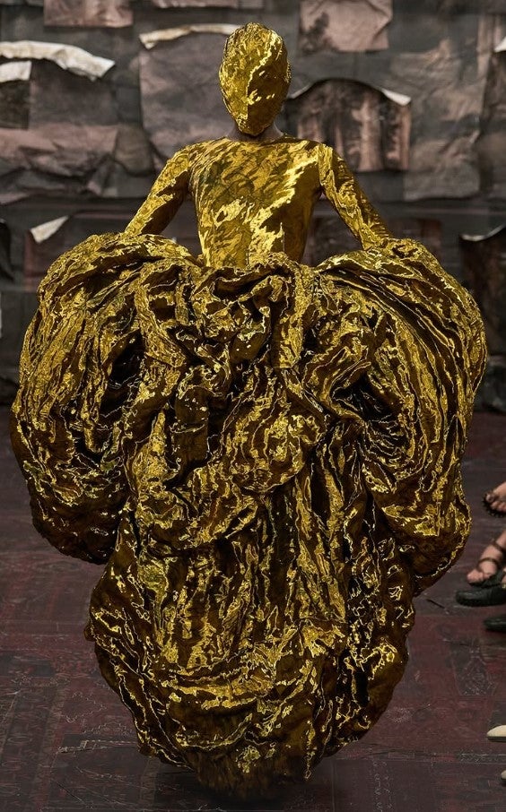 Debüt für Maison Margiela: Glenn Martens liefert ein düsteres Meisterwerk