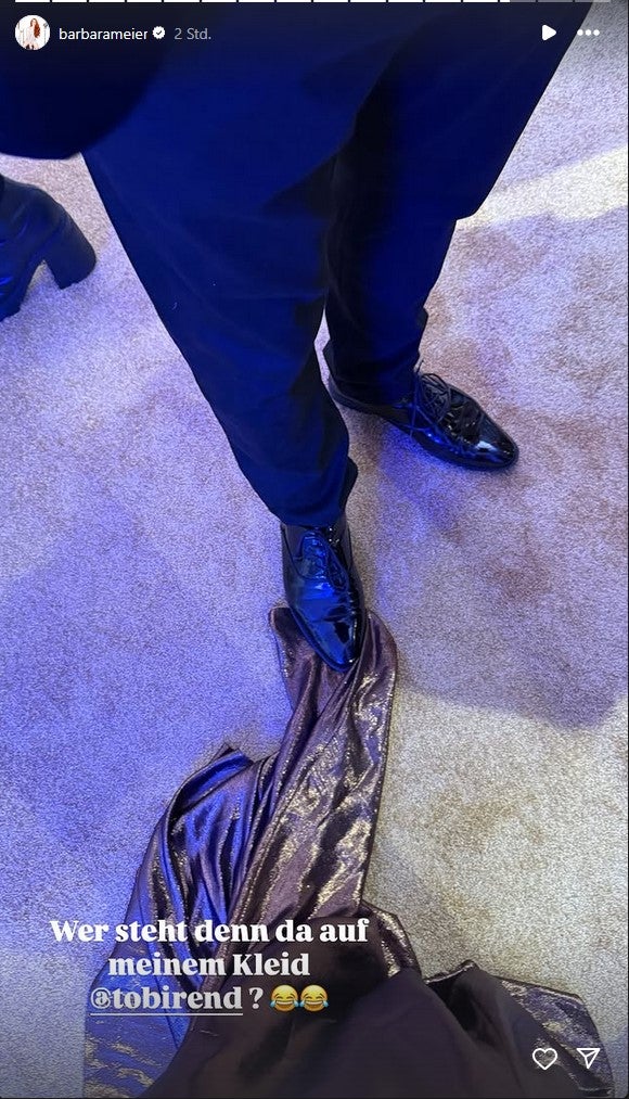 Ein Bekannter trat Barbara Meier auf das Kleid.