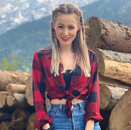 Auf älteren Bildern sah Melissa Naschenweng deutlich anders aus. 