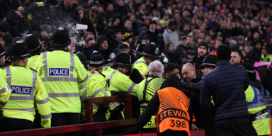 Fan-Wahnsinn in England! Gericht verh&auml;ngt f&uuml;nf Jahre Stadionverbot