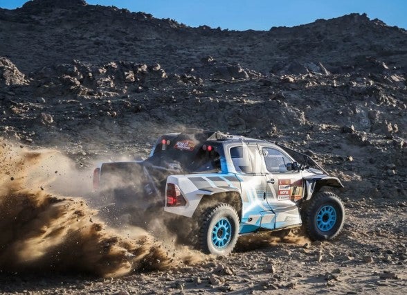 Mark Mateschitz fährt als Mark Mustermann mit der Nummer 267 in diesem Toyota Hilux. 