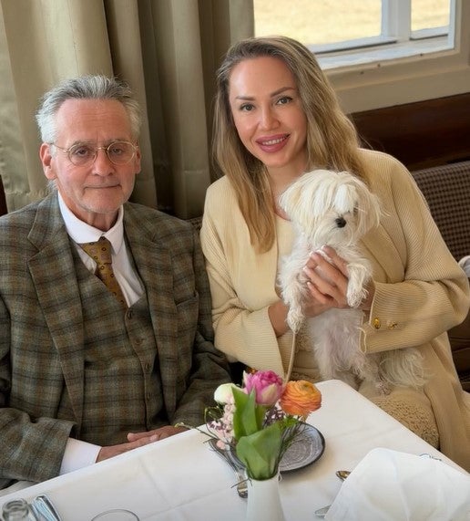 Christian und Ekaterina Mucha mit Hündin Emily.