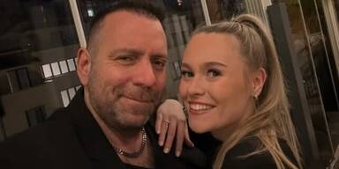 Ikke H&uuml;ftgold hat um die Hand seiner Lebensgef&auml;hrtin Nina angehalten.&nbsp;