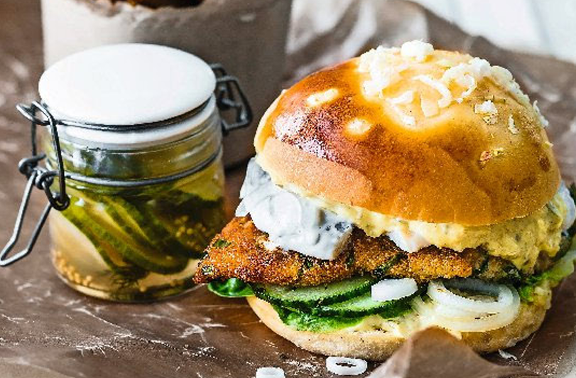 Saftige Pattys, flaumige Buns: So gelingt der perfekte Burger zu Hause