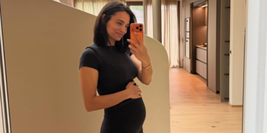 Amira Aly pr&auml;sentiert ihren Baby-Bauch