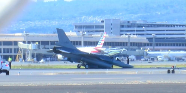 Hawaii: Kampfjet landet auf der Nase