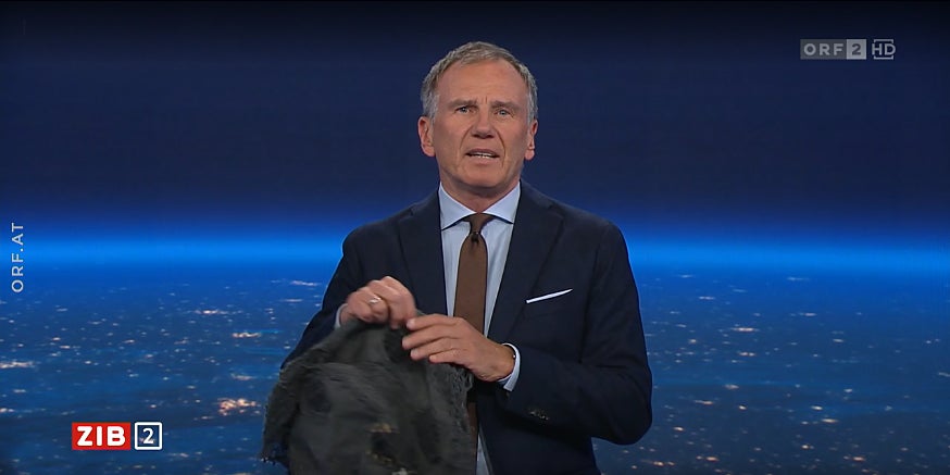 ORF-Star Armin Wolf überrascht ZIB2-Zuschauer an Halloween