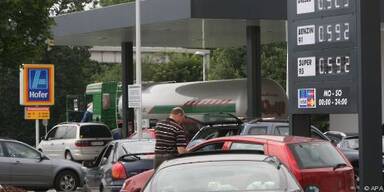 Diskont-Tankstellen von Hofer in Salzburg