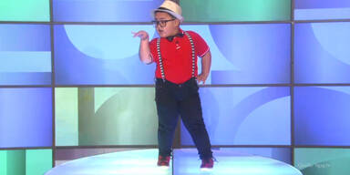 Dickes Kind macht irre Tanzeinlage!