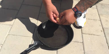 Hei&szlig;es Australien: Eier braten auf der Stra&szlig;e