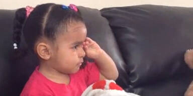 S&uuml;&szlig;! Kleinkind verzweifelt bei Lion King