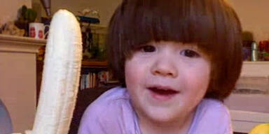 „Bananen“-Lektion für süßes Kind