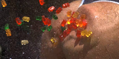 Po unter Gummib&auml;rchen Beschuss