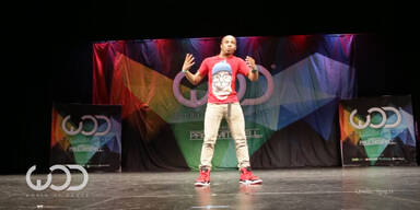 Irre Robot-Tanzperformance