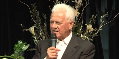 Sequenz 01.00_01_50_05.Standbild001.jpg