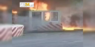 Grenzposten von Serben in Brand gesetzt