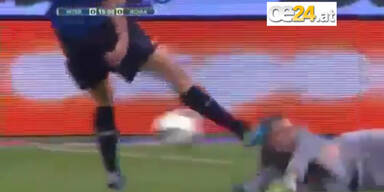Inters Lucio tritt Roma-Goalie ins Spital