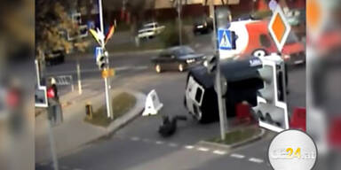 Polizist wird aus Auto geschleudert