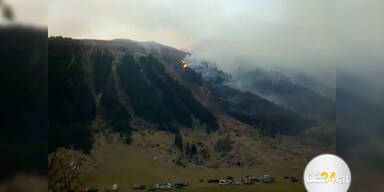 Riesiger Waldbrand wütet in Tirol