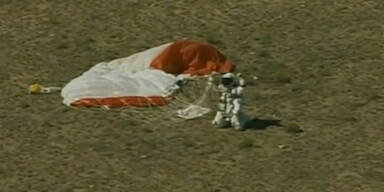 Felix Baumgartner landet nach Sprung