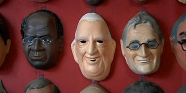 Der neueste Trend: Papst Franziskus Masken