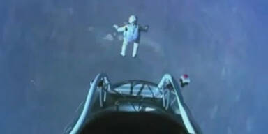 Baumgartner springt aus seiner Kapsel