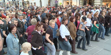 DJ Ötzi feiert neue Platte mit Flashmob