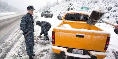 Schneechaos: 200.000 Menschen ohne Strom